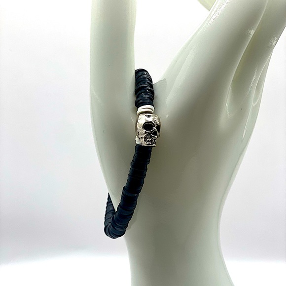 💀Skull💀 clay bead bracelet - Picture 2 of 2